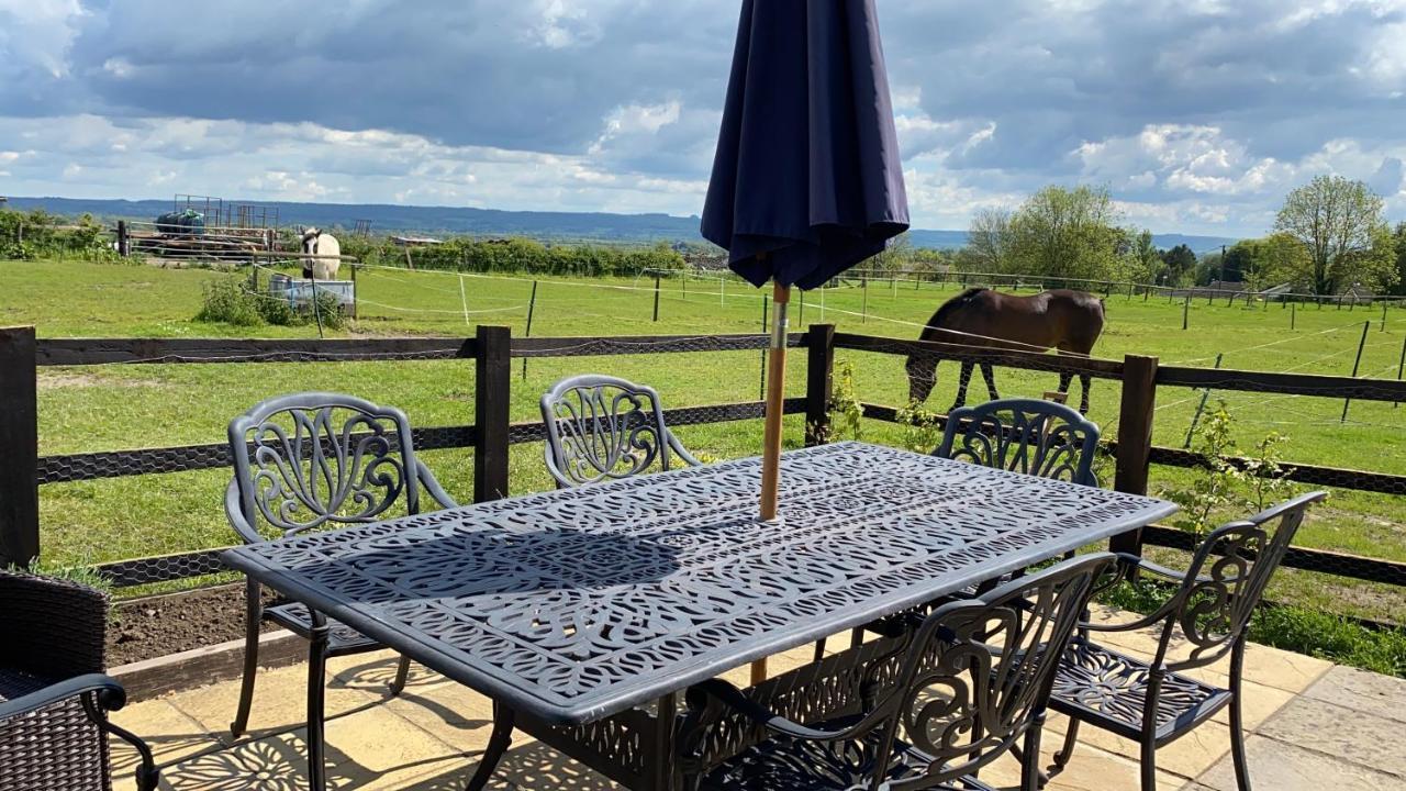 Rew Farm Country & Equestrian Accommodation - Sunrise Lodge Melksham Zewnętrze zdjęcie