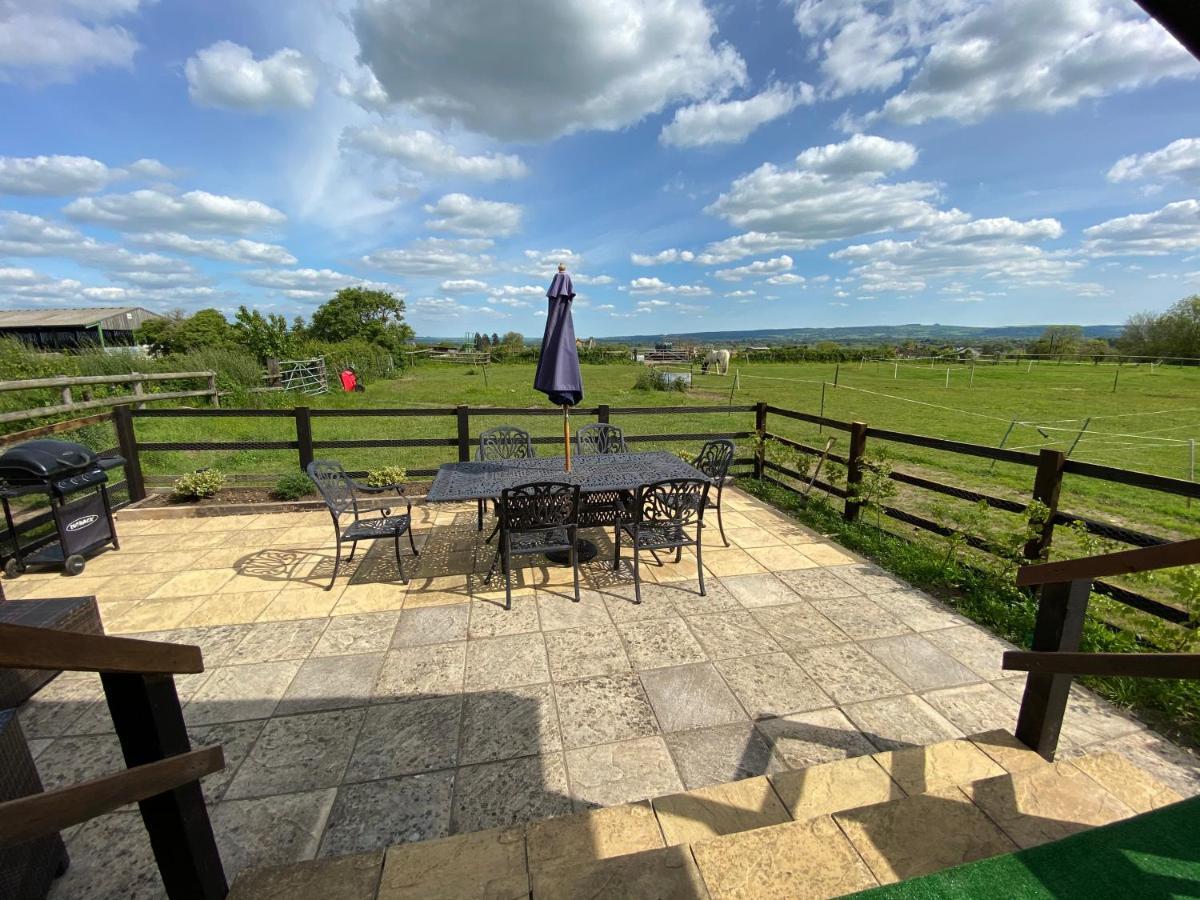 Rew Farm Country & Equestrian Accommodation - Sunrise Lodge Melksham Zewnętrze zdjęcie