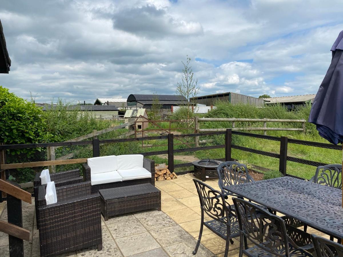 Rew Farm Country & Equestrian Accommodation - Sunrise Lodge Melksham Zewnętrze zdjęcie