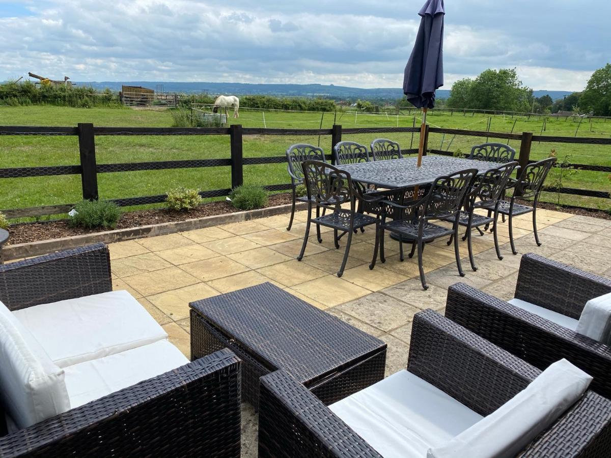 Rew Farm Country & Equestrian Accommodation - Sunrise Lodge Melksham Zewnętrze zdjęcie