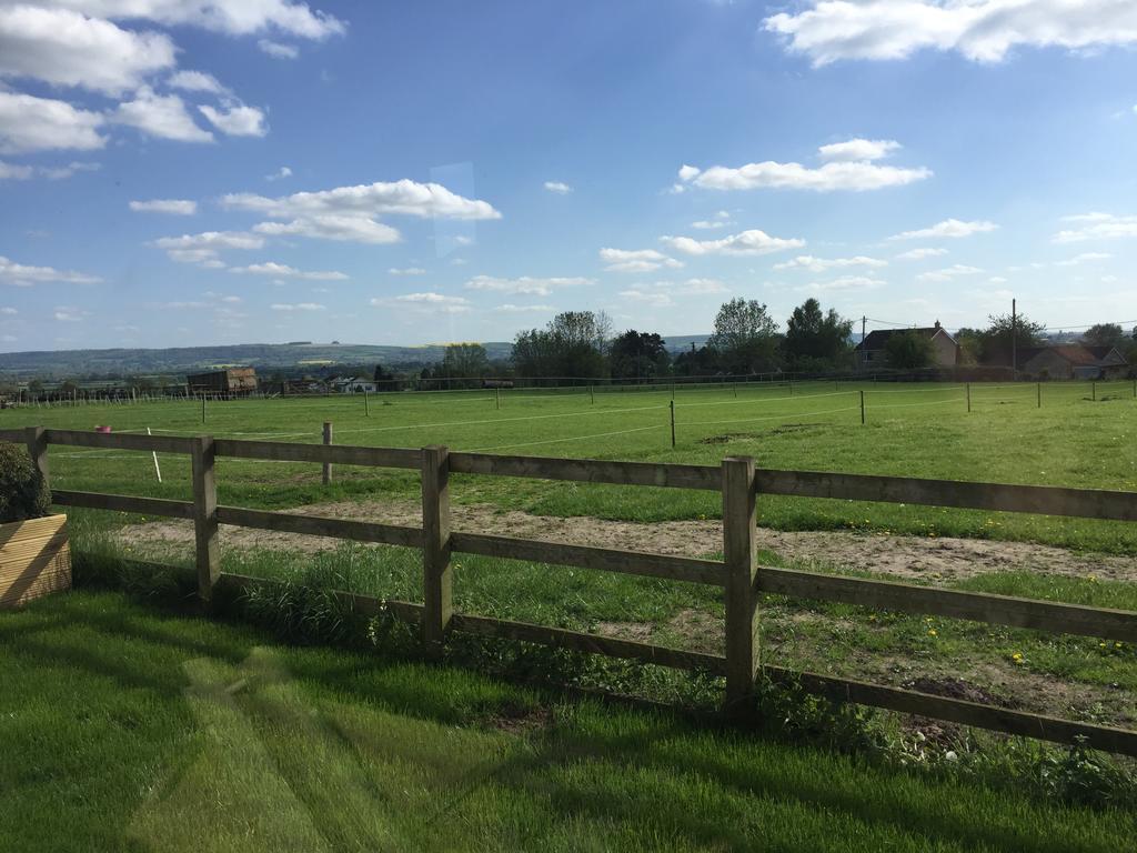 Rew Farm Country & Equestrian Accommodation - Sunrise Lodge Melksham Zewnętrze zdjęcie
