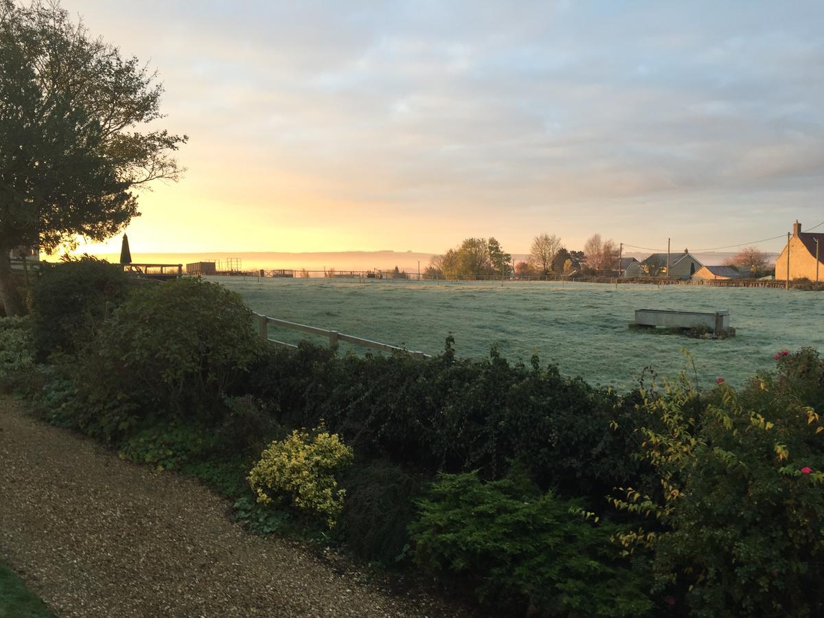 Rew Farm Country & Equestrian Accommodation - Sunrise Lodge Melksham Zewnętrze zdjęcie